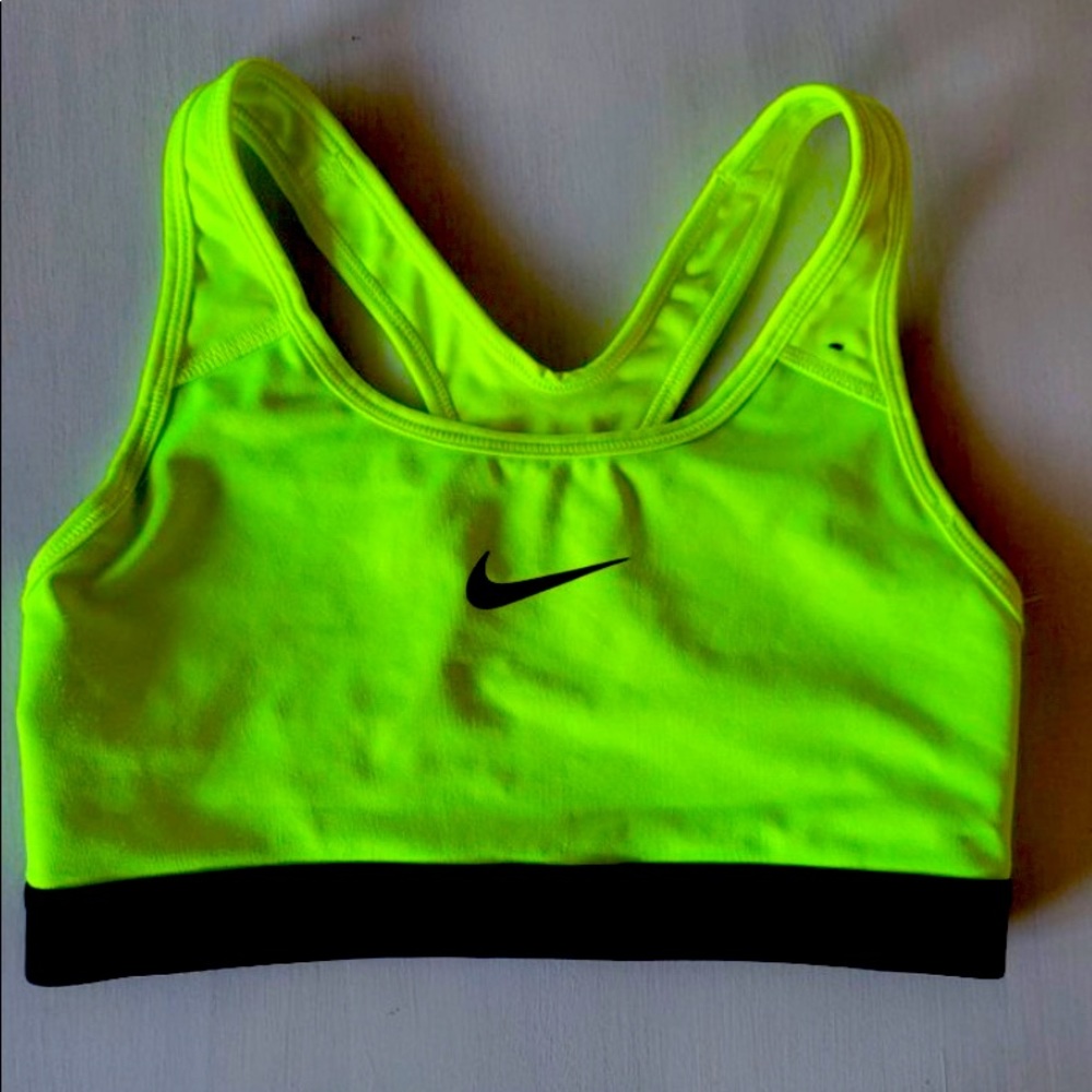 Nike pro classic sports Bra size -small